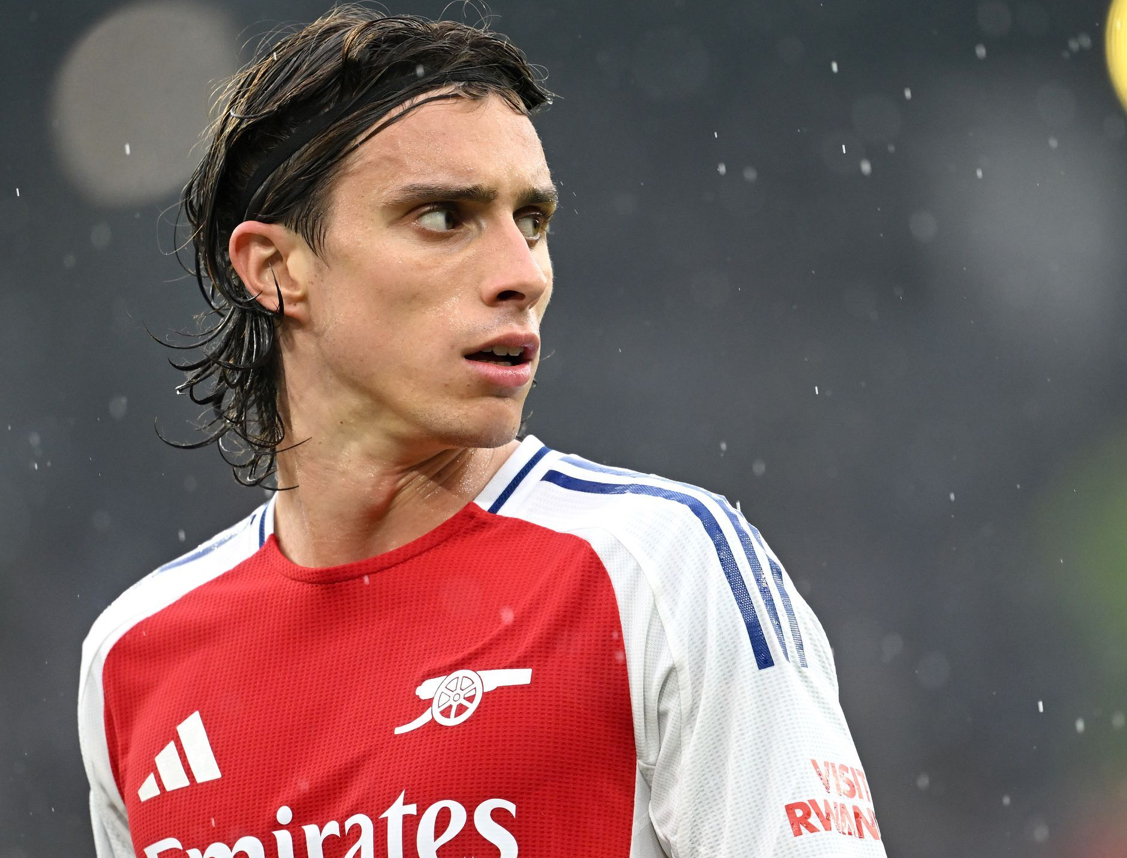 آرسنال غير قلق من إنسحاب كالافيوري من معسكر إيطاليا