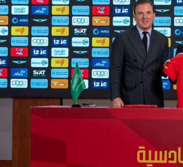 القادسية يقدم مدربه الجديد لوسائل الأعلام