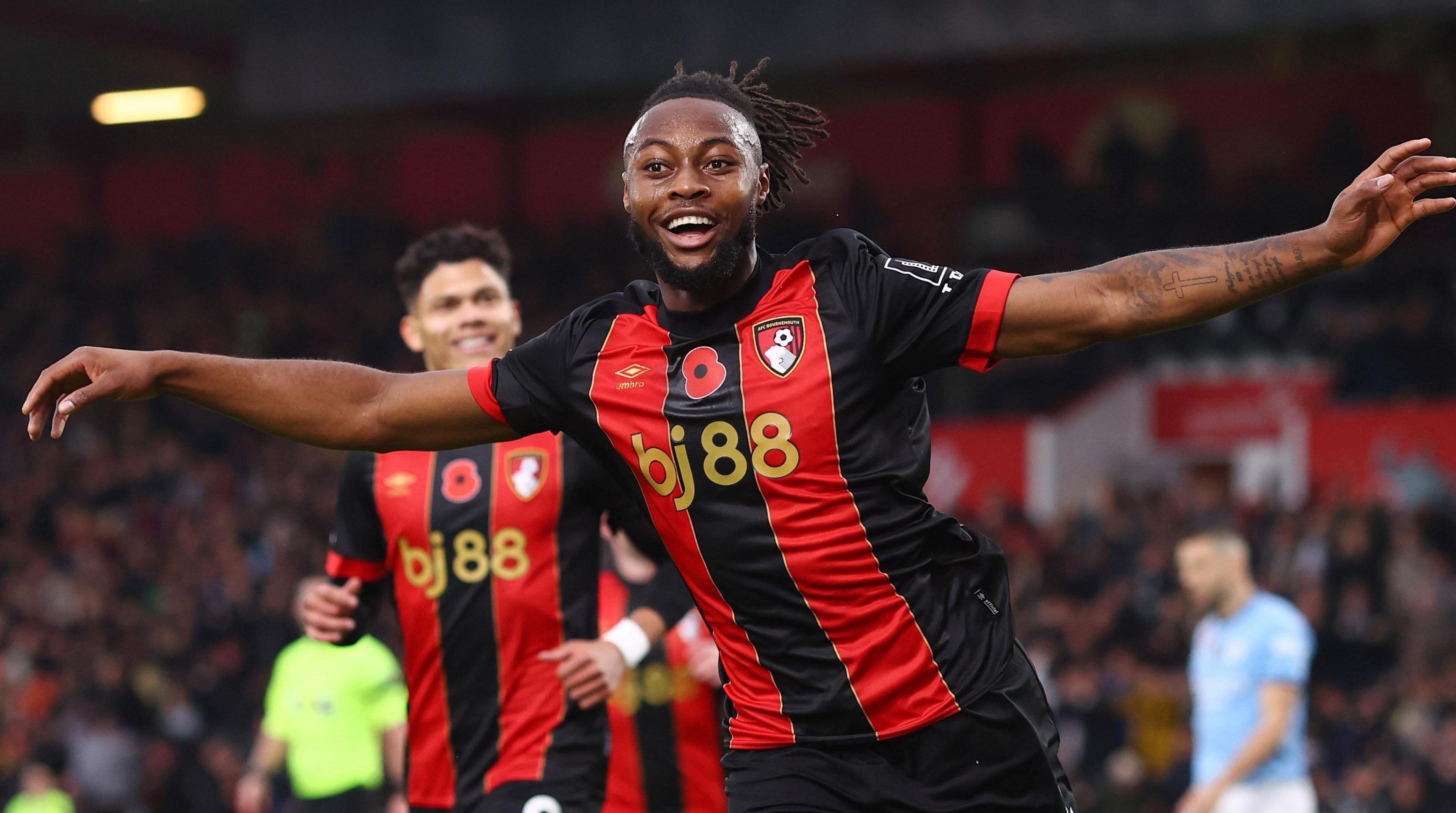 سيمينيو يحسم مستقبله يوم الإثنين