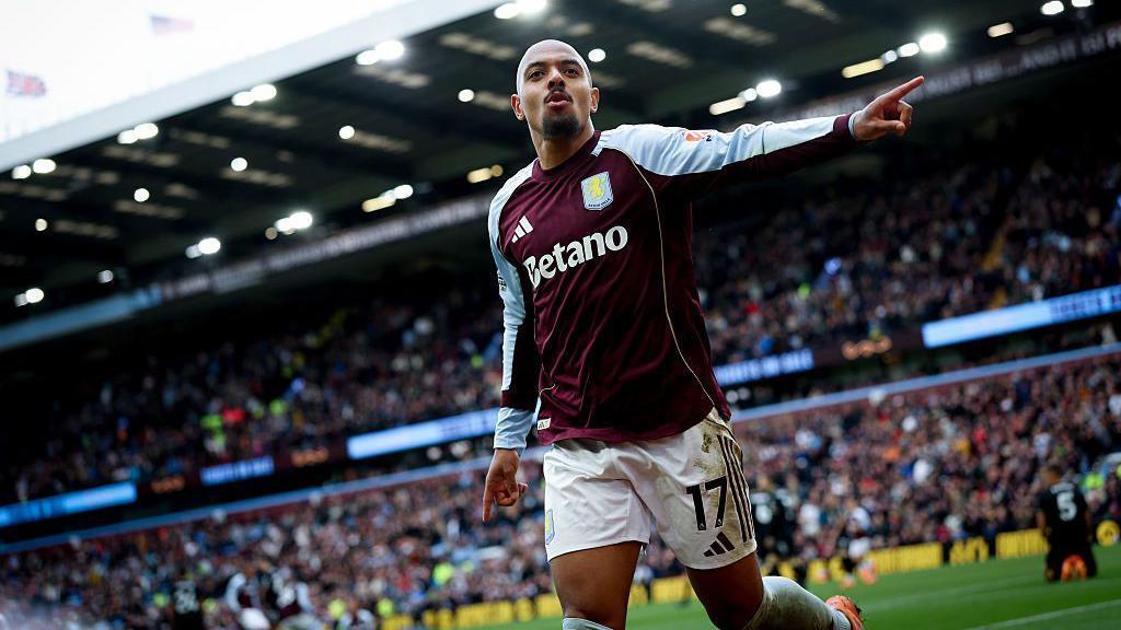 روما يركز على ضم مالين عقب حسم صفقة فاز