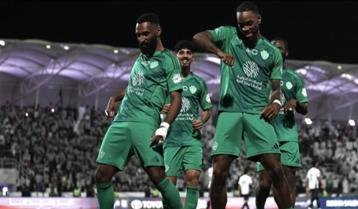 الأهلي يشارك الهلال في الصدارة مؤقتا
