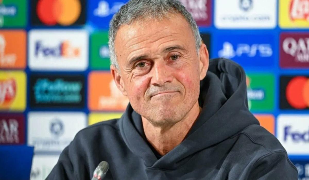 إنريكي يفند التقارير التي تتحدث عن مغادرة بي إس جي