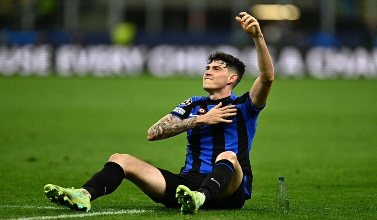 باستوني على رأس أهداف برشلونة في الصيف