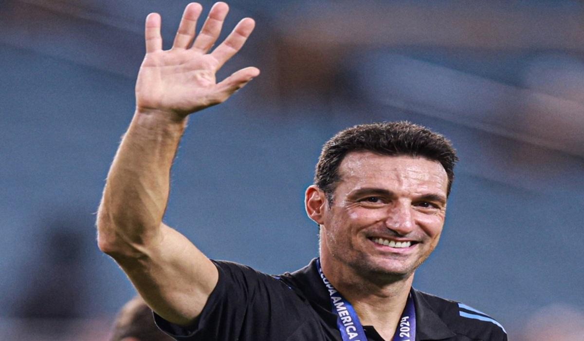 سكالوني يعلق على إستمراره مع المنتخب الأرجنتيني