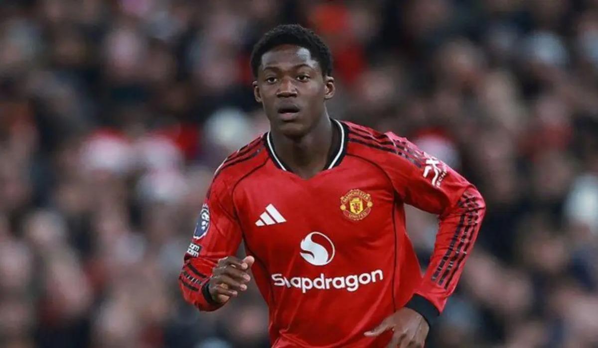 كاريك يكشف سبب غياب ماينو عن مباراة ليدز