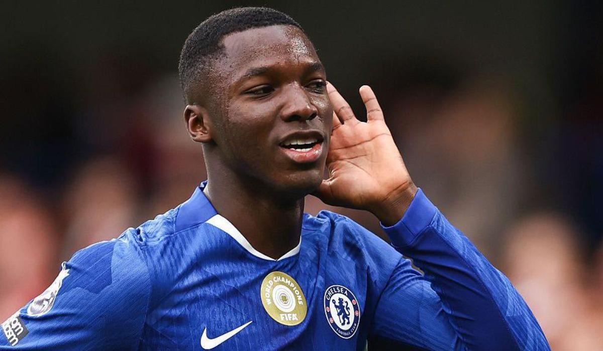 تشيلسي يؤمن مستقبل خط وسطه