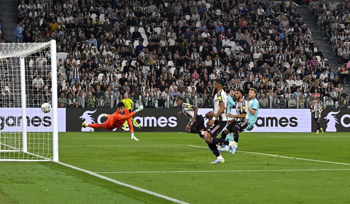 يوفي يحقق فوزه الثالث على التوالي بثنائية في شباك بولونيا