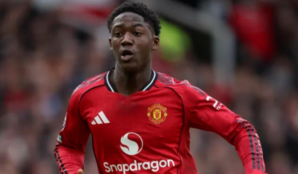 مان يونايتد يؤمن مستقبل خط وسطه