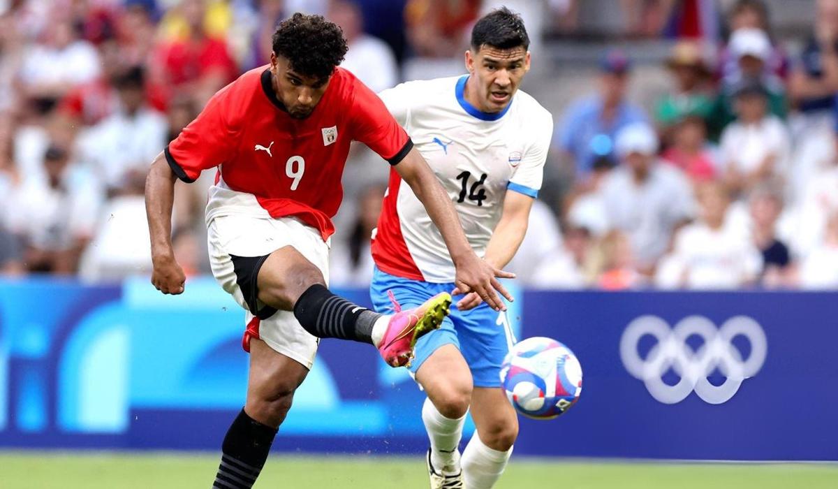 إصابة أسامة فيصل لاعب المنتخب بشد في عضلة السمانة