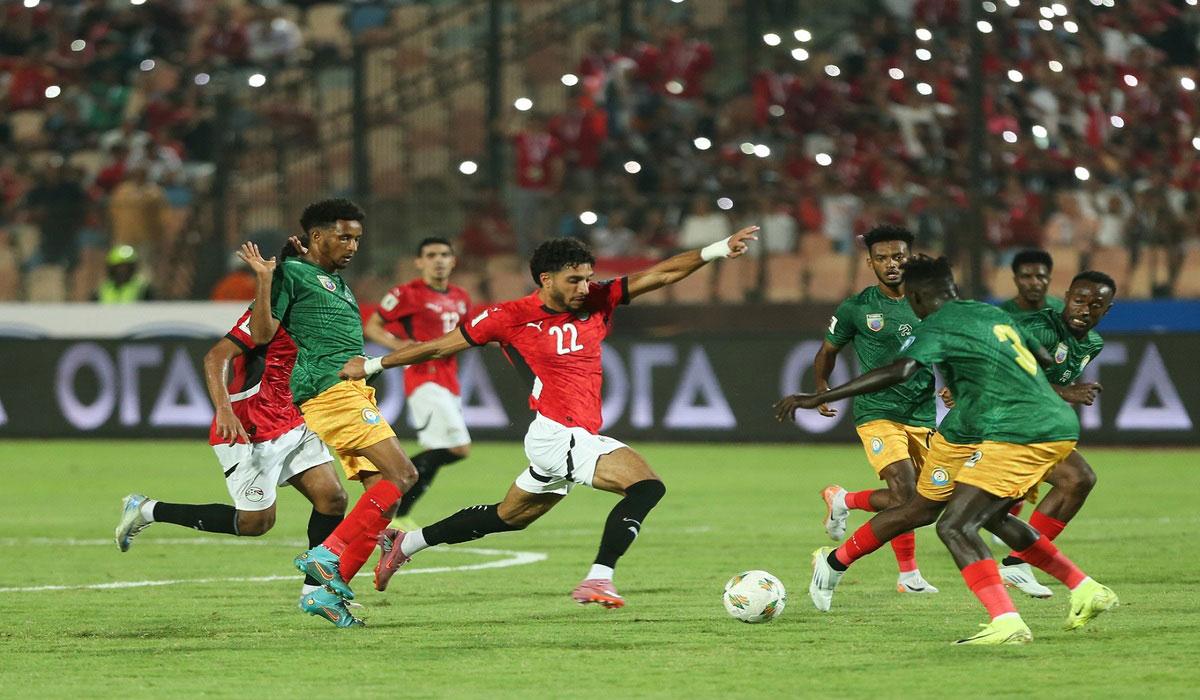 كاف يشيد بمرموش قبل انطلاق كأس الأمم