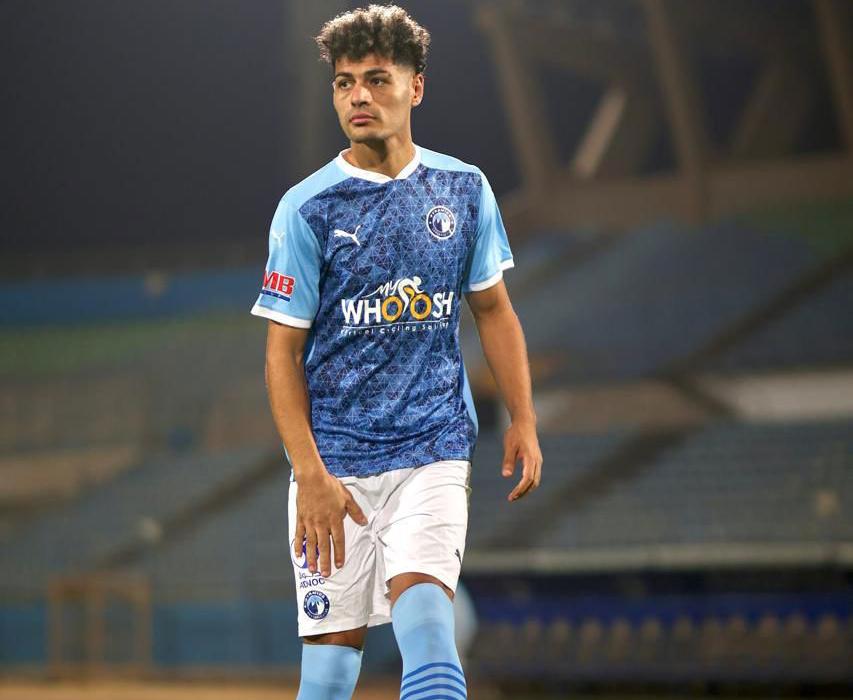 اهتمام من البنك ومودرن بضم عبد الرحمن مجدي