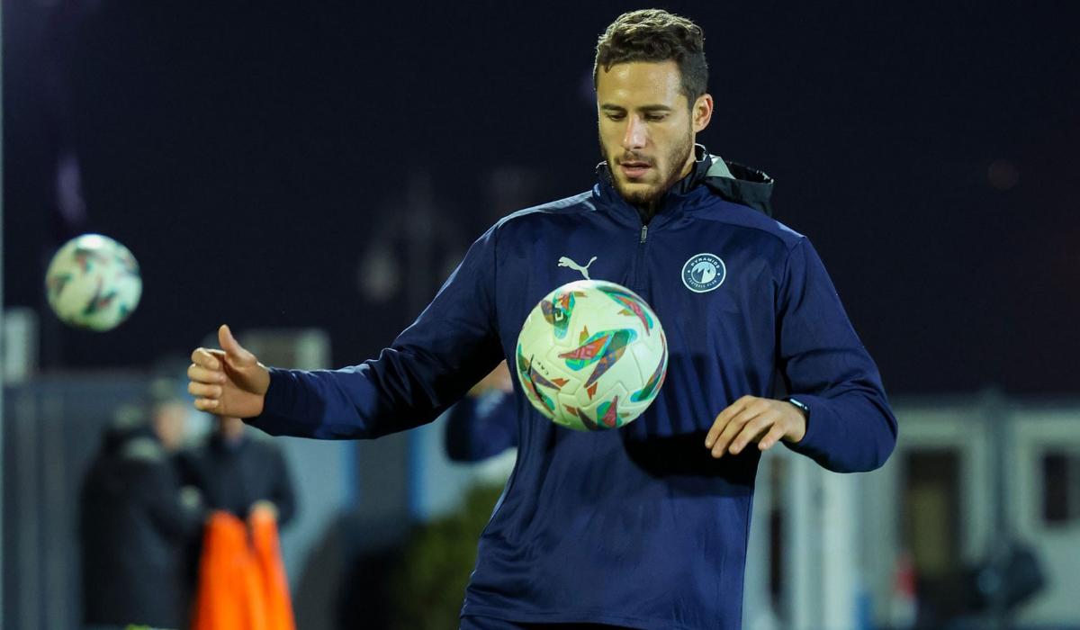 سجن رمضان صبحي لمدة عام مع الشغل