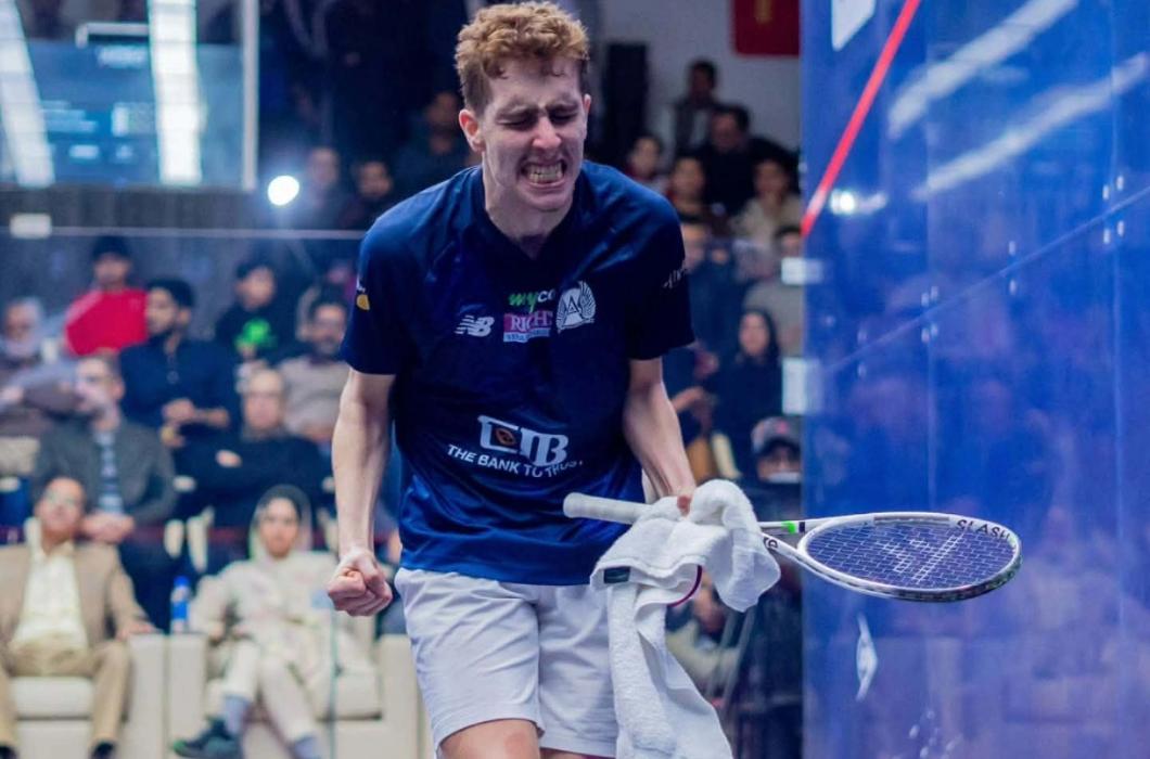 زكريا يترقب قفزة جديدة في التصنيف العالمي للإسكواش