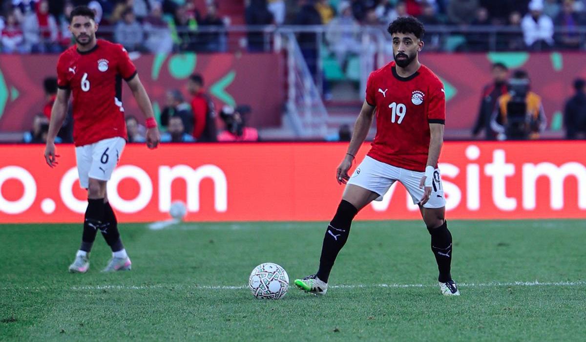 الكاف يعلن إيقاف مروان عطية وصلاح محسن مباراتين