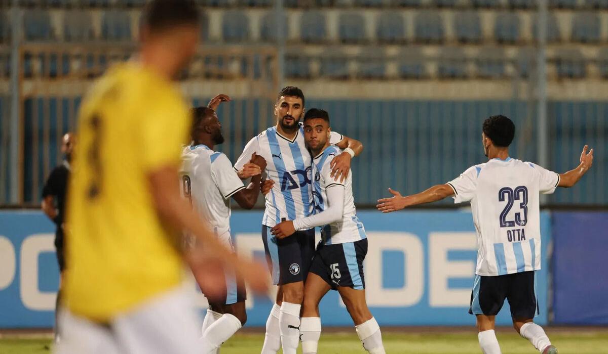 الكاف يعلن حكم لقاء بيراميدز والجيش الملكي