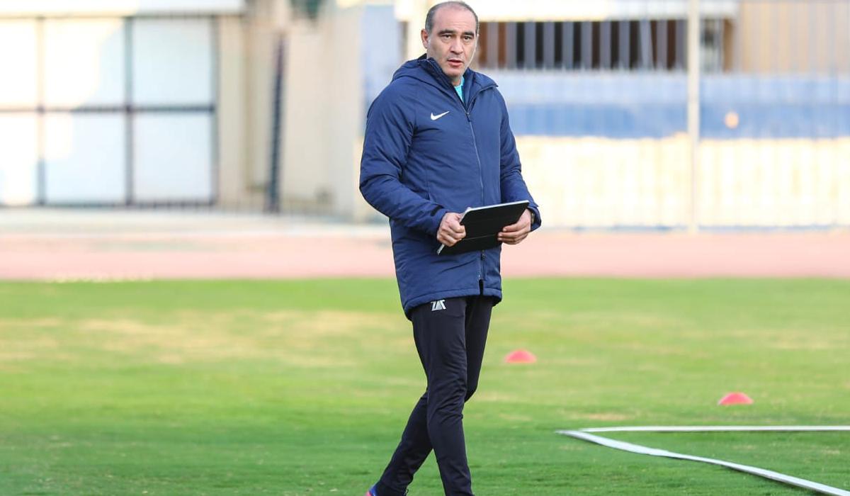 سيراميكا كليوباترا يعلن تمديد عقد علي ماهر