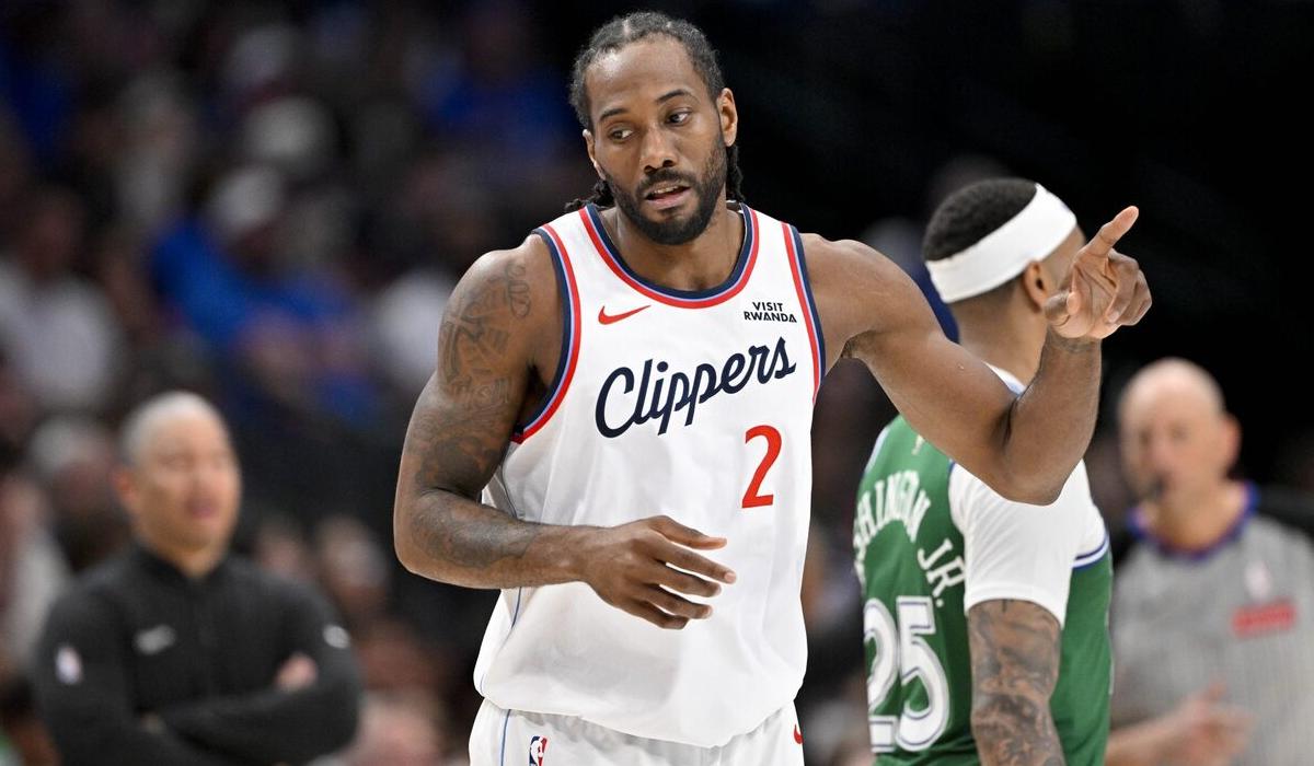 كليبرز بالمركز الثامن بدوري السلة الأمريكي بالفوز على رابتورز