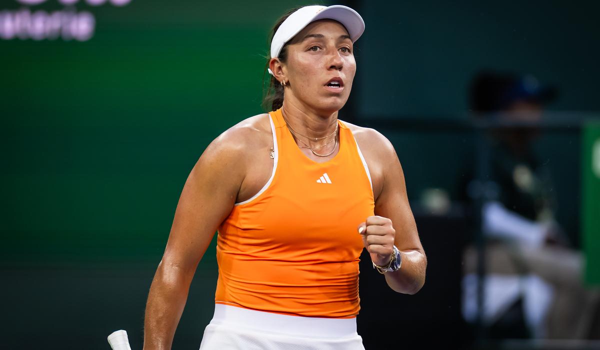 بيجولا تتأهل إلى ربع نهائي تشارلستون للتنس