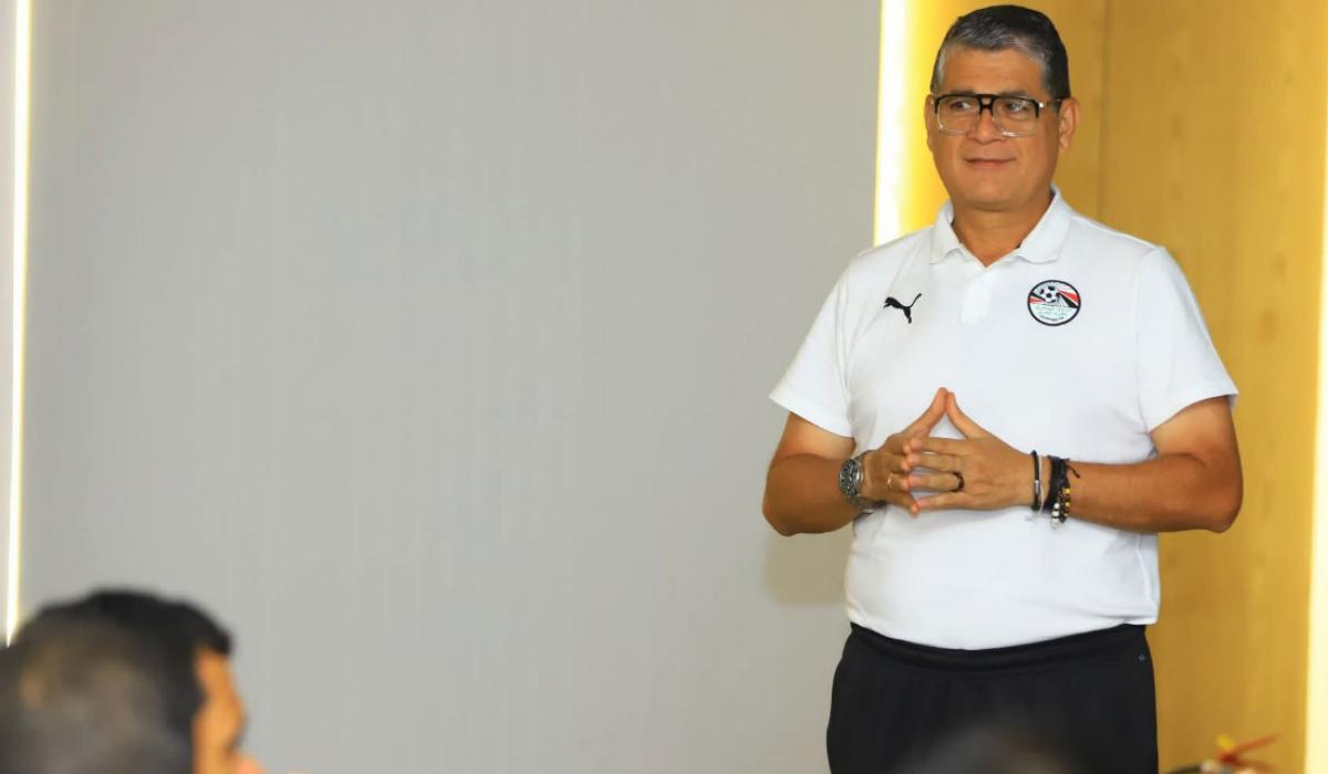 لجنة الحكام تؤيد صحة قرار وفا في لقاء الأهلي وسيراميكا