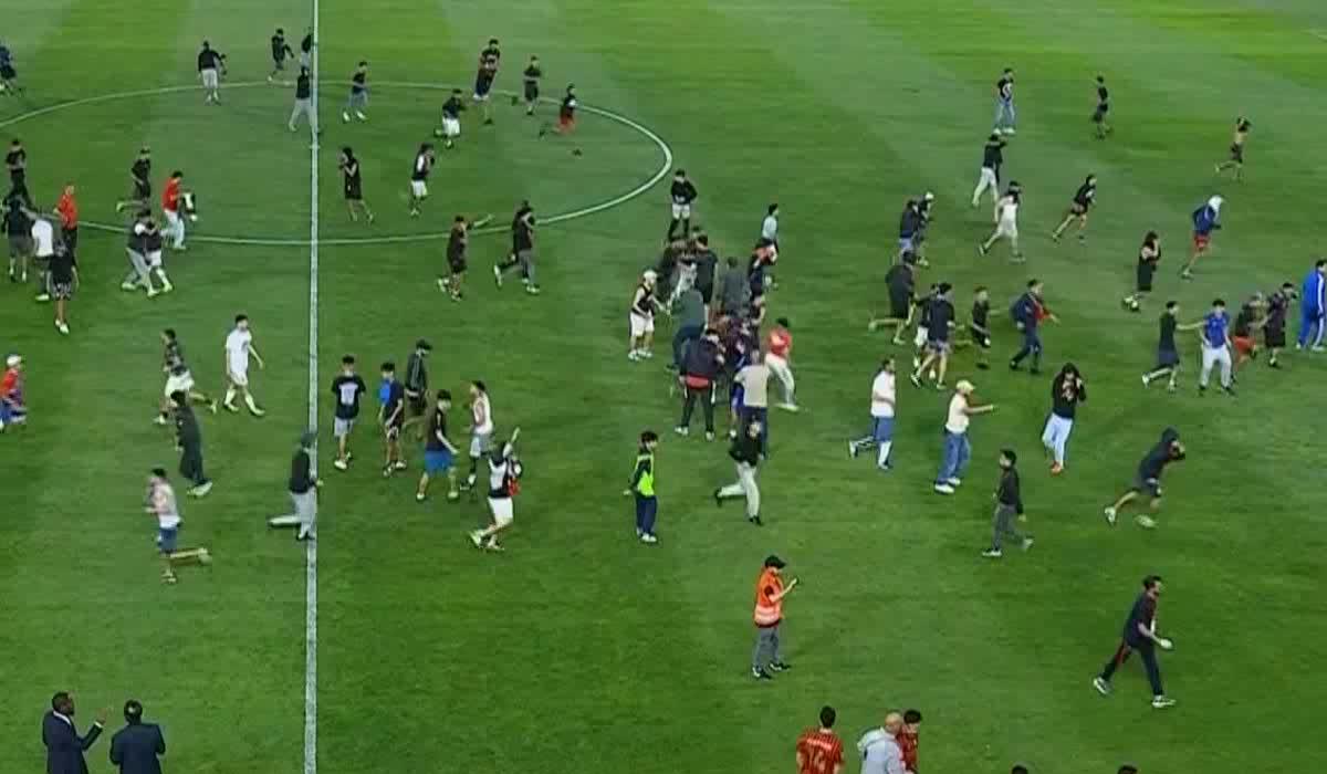 اتحاد العاصمة إلى نهائي الكونفيدرالية بعد موقعة الشغب الجماهيري أمام آسفي