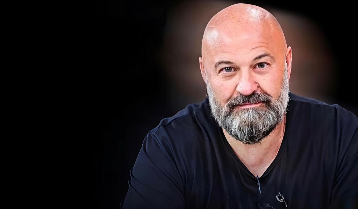 كاديدو يرحب عن تدريب طائرة الزمالك