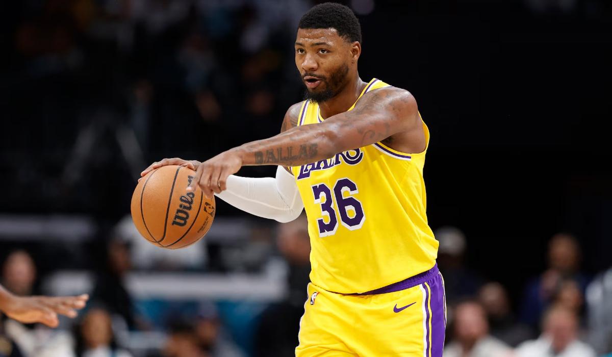 تغريم سمارت وكينارد لانتقادهما التحكيم بدوري السلة الأمريكي