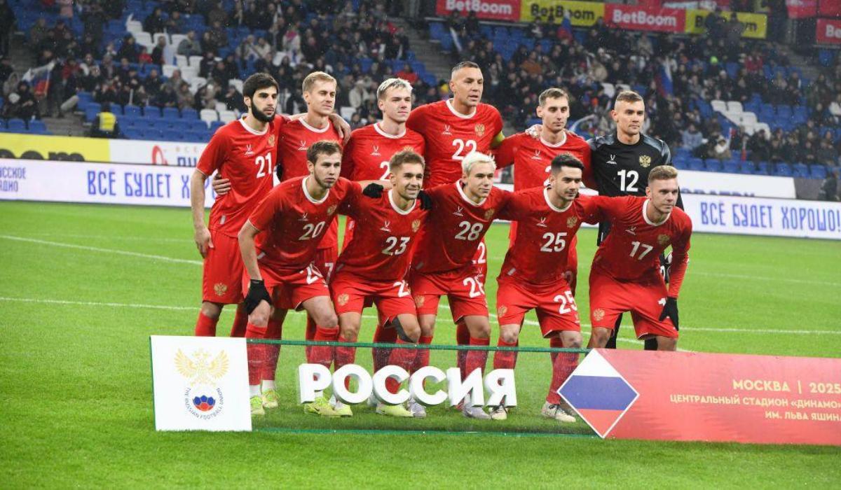 وصول منتخب روسيا للقاهرة استعدادًا لودية مصر