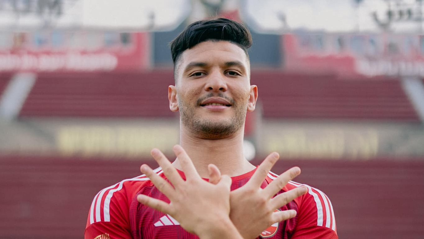 الأهلي يرفض العروض المغربية لضم أشرف داري في يناير