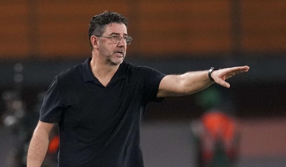 رسميا... اتحاد الكرة ينهي أزمة مستحقات فيتوريا