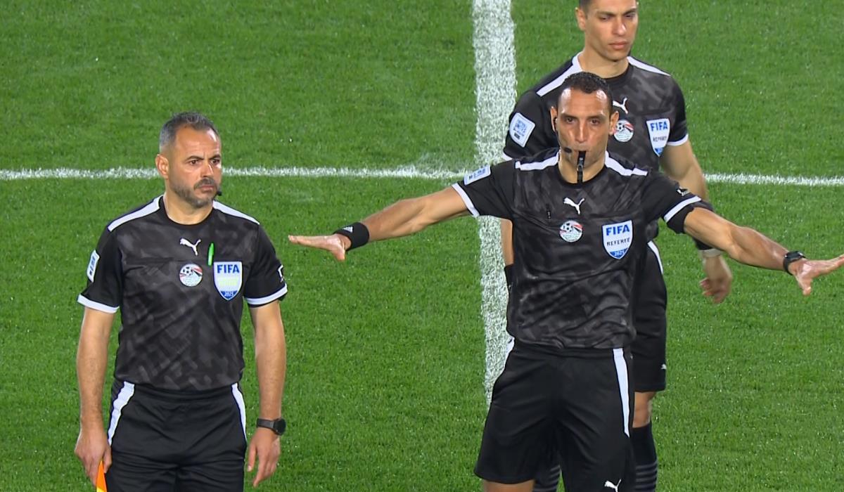 الإعلان عن حكام مباراة الأهلي وغزل المحلة بكأس عاصمة مصر