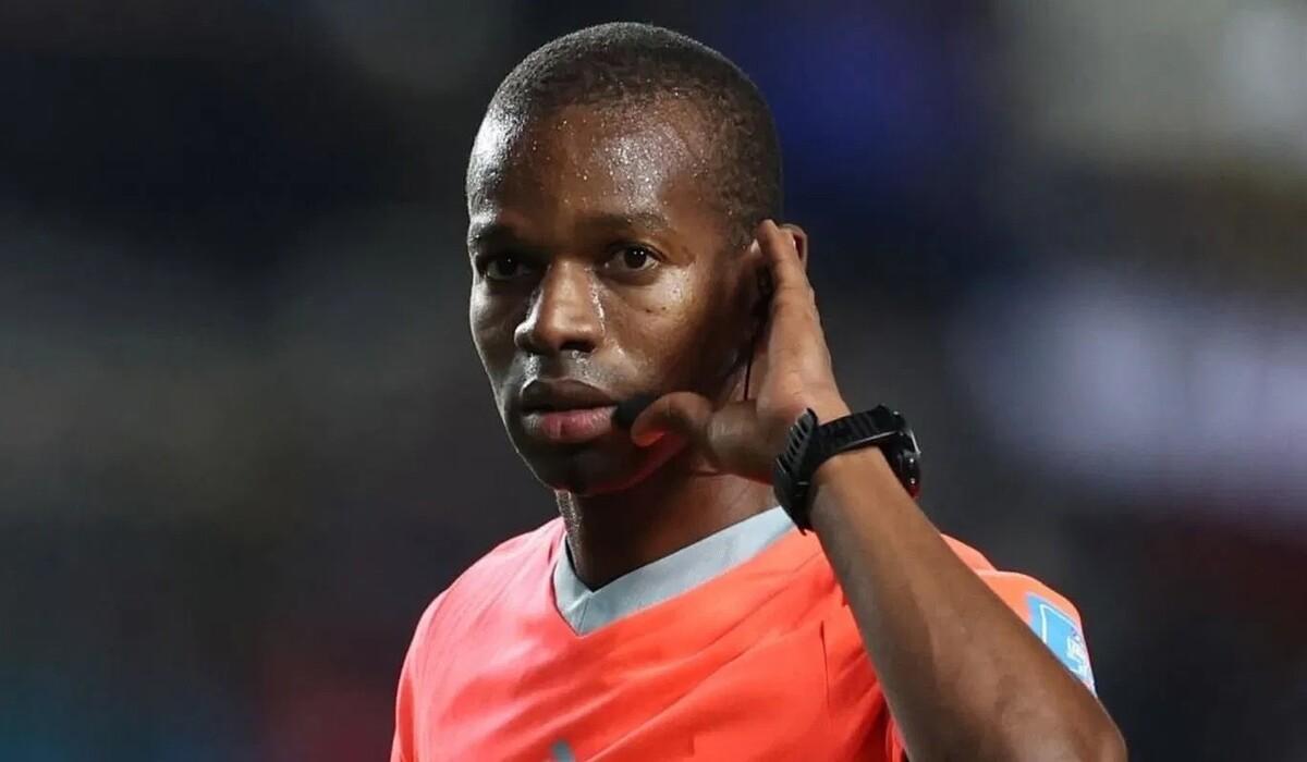 السنغالي عيسى سي حكما لذهاب الأهلي والترجي في تونس