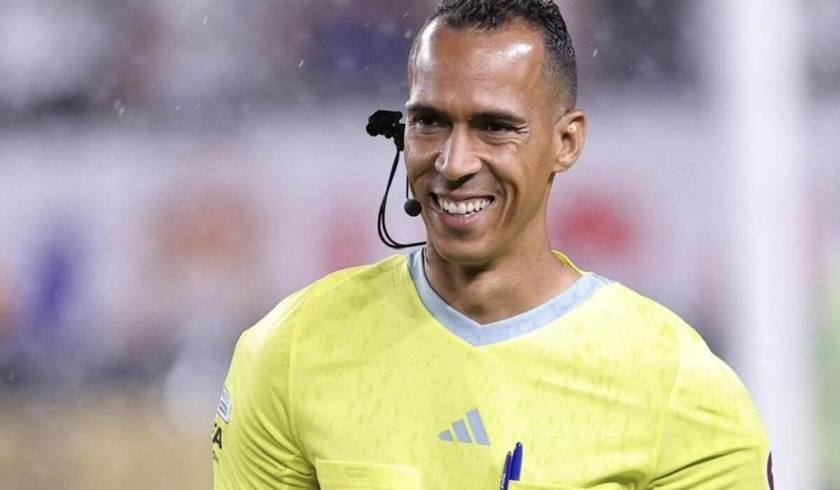 الموريتاني دحان بيده حكما لإياب بيراميدز والجيش الملكي