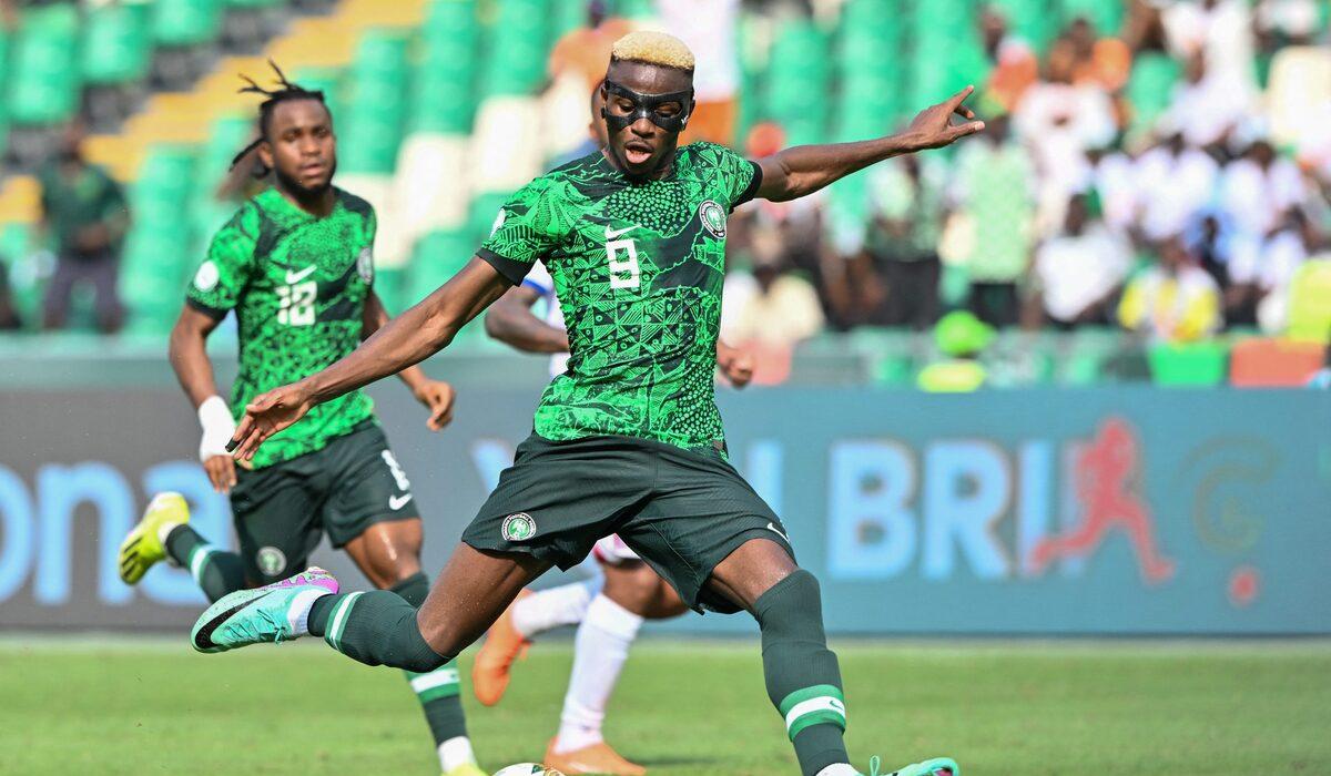 إستبعاد أوسيمين من قائمة نيجيريا لوديتي إيران والأردن