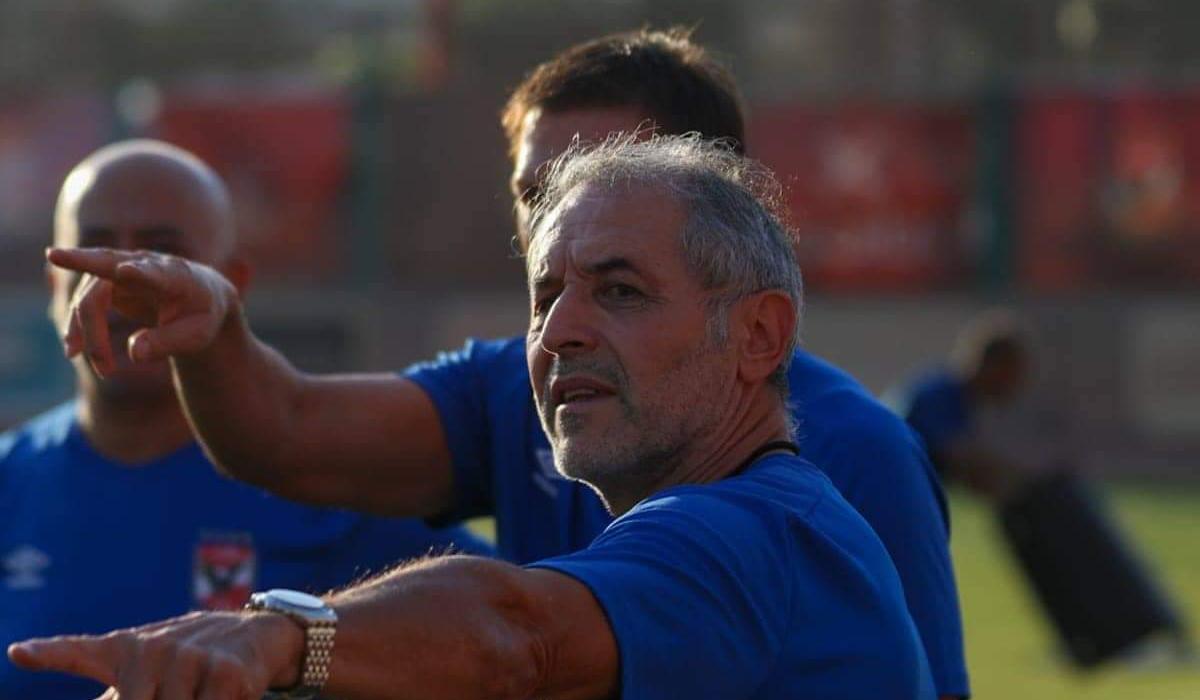 3 من مساعدي كولر يشكون الأهلي في فيفا بسبب المستحقات المتأخرة