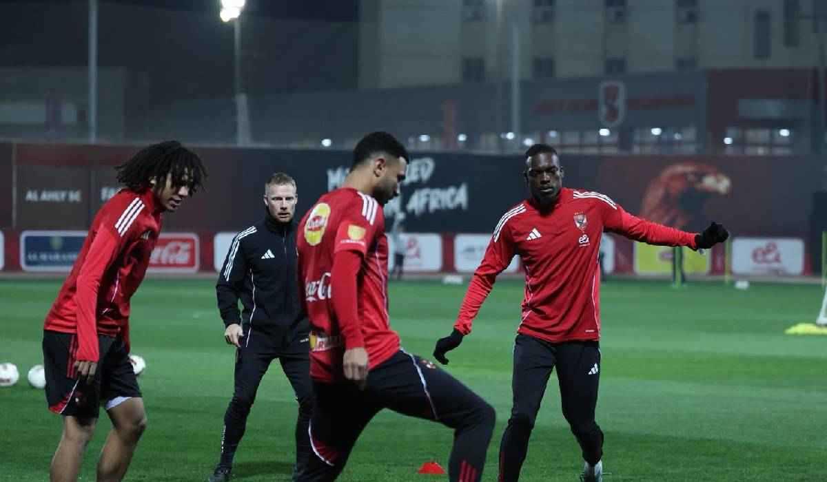 توروب يمنح لاعبي الأهلي راحة اليوم بعد ودية الشباب