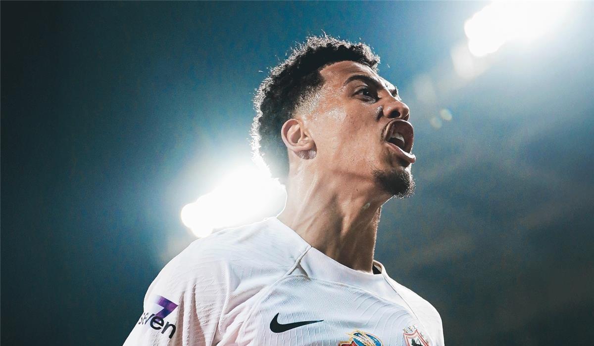 بيزيرا يخضع لبرنامج علاجي مكثف لمحاولة لحاقه بمباراة بلوزداد