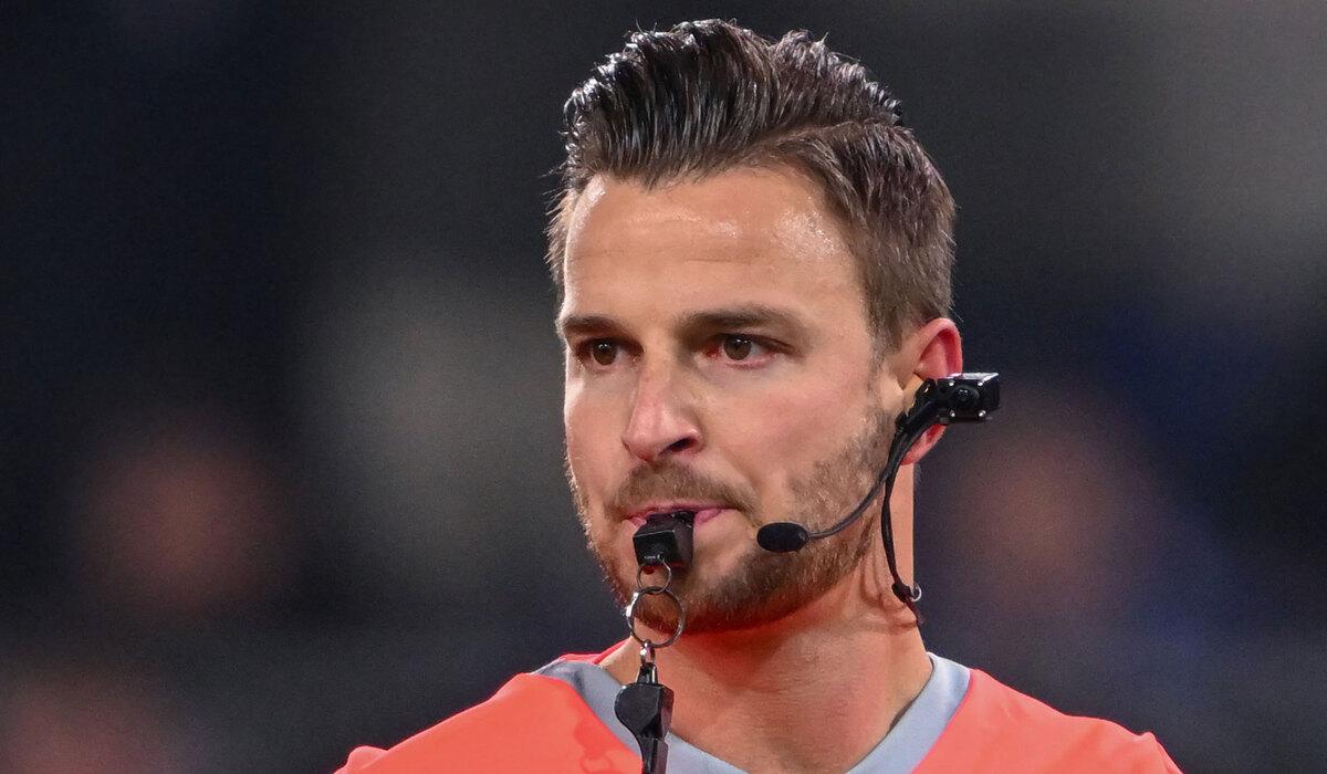 الألماني دانيال شلاجر حكما لموقعة الأهلي وبيراميدز