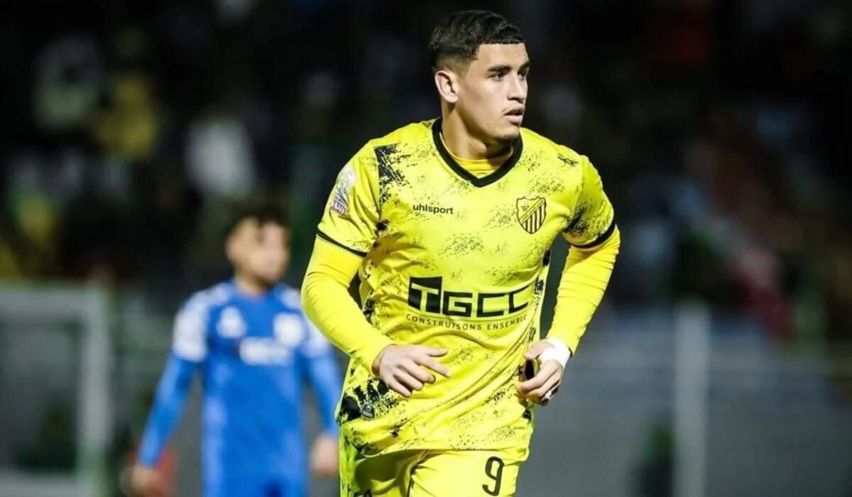 المغرب الفاسي يرد بقوة على شائعة إيقاف بنجديدة بسبب المنشطات