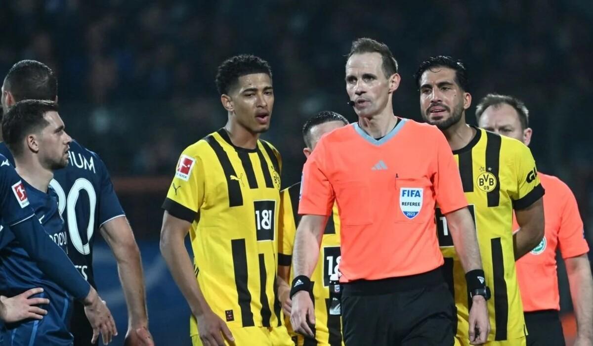 طاقم تحكيم ألماني يدير مواجهة الزمالك وسيراميكا