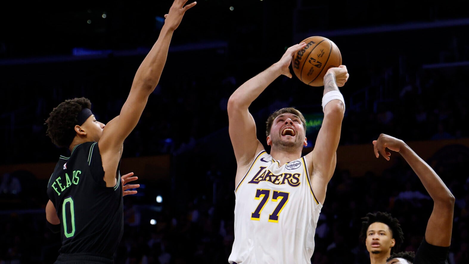 دونتشيتش يقود ليكرز لانتصار سابع تواليا وتألق لافت أمام بيليكانز | بالفيديو