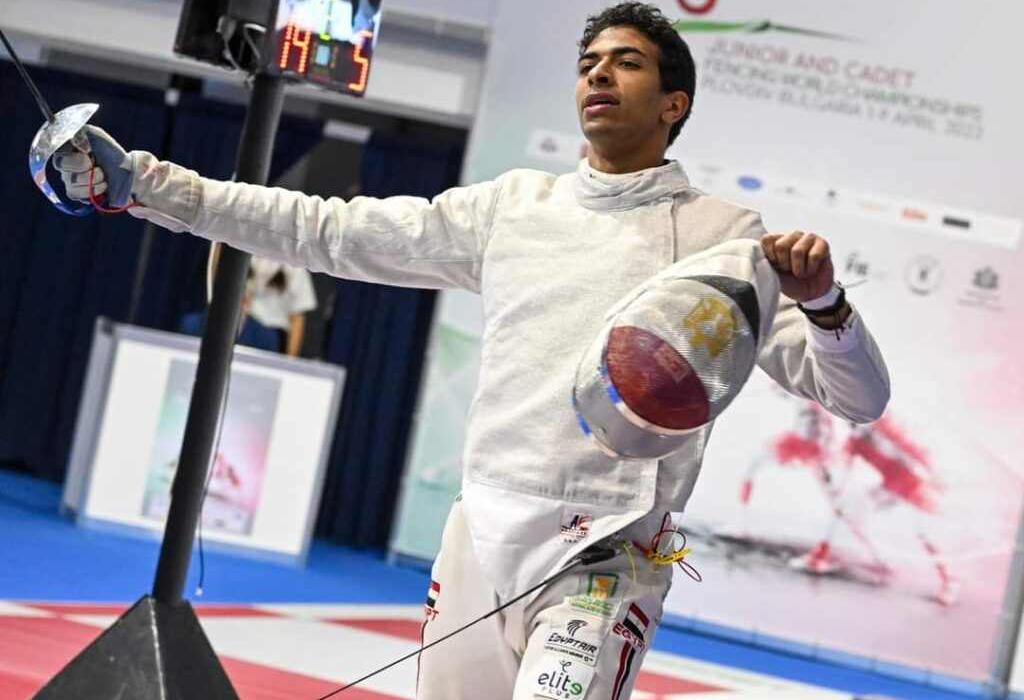 أحمد هشام يتوج بذهبية كأس العالم للشباب لسلاح السيف في ألمانيا