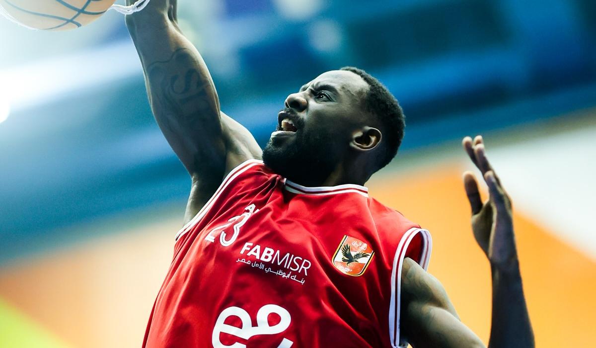 الأهلي يقرر فسخ التعاقد مع محترف السلة الأمريكي