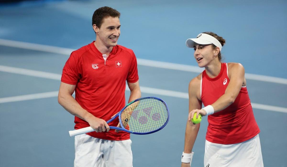 بيليندا بينسيتش تقود سويسرا لفوز تاريخي على إيطاليا والتأهل لربع نهائي كأس الاتحاد للتنس | شاهد