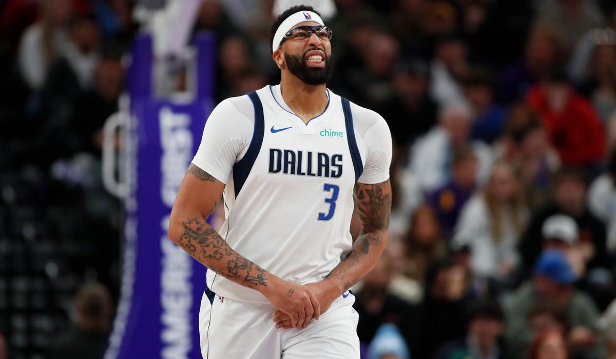 إصابة في يد أنطوني ديفيس اليسرى تقلق مافريكس بعد الخسارة أمام الجاز | شاهد