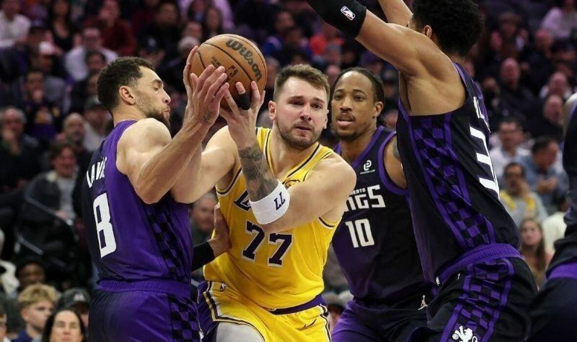 42 نقطة لدونتشيتش لا تنقذ ليكرز من الخسارة أمام كينجز | شاهد