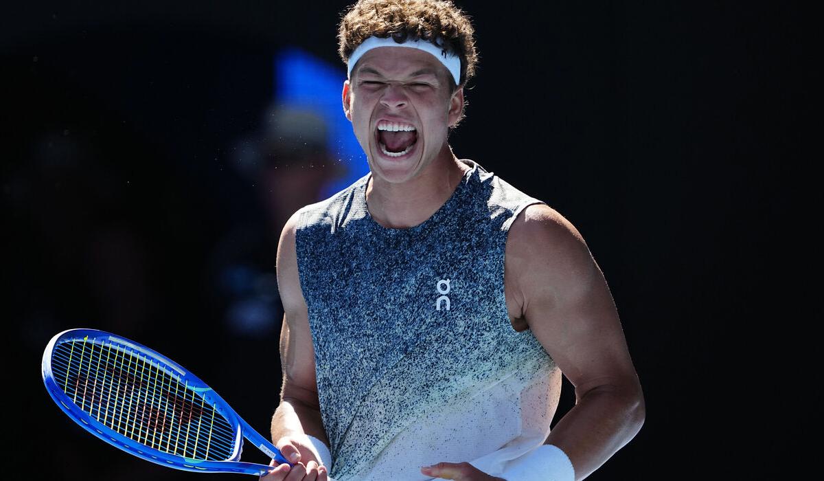 شيلتون وريباكينا يبلغان الدور الثاني في بطولة أستراليا المفتوحة للتنس| شاهد