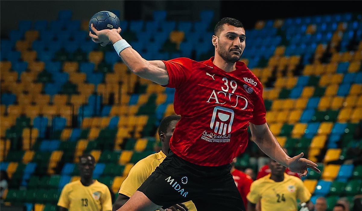 منتخب مصر لكرة اليد يفتتح الدور الرئيسي بفوز كاسح على الجزائر