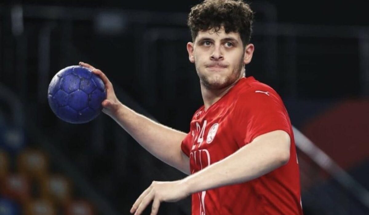 بوينتي خينيل الاسباني يمدد عقد لاعب كرة اليد المصري يوسف عبد الغني حتى 2027