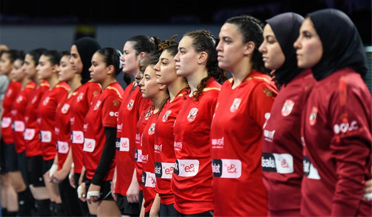 سيدات يد الأهلي يتوجن بلقب كأس السوبر بعد الفوز على الشمس