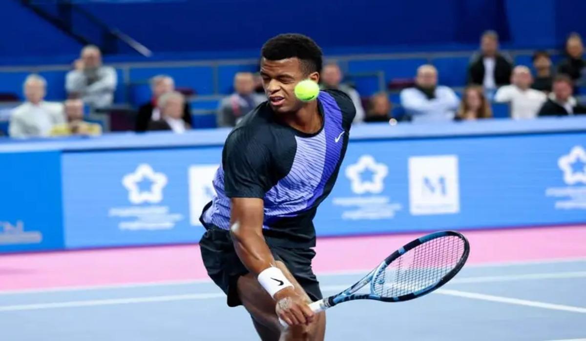 إصابة غريبة تنهي مباراة مبتشي بيريكار في بطولة مونبلييه للتنس | بالفيديو